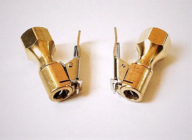 2 GOLIATH INDUSTRIAL BRASS CLOSED FLOW STRAIGHT LOCK ON TIRE CHUCK INFLATORS